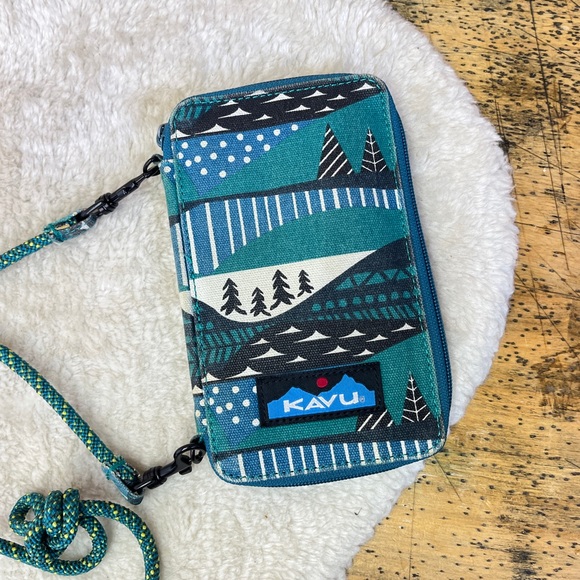 Kavu Handbags - KAVU Go Time Bi-Fold Crossbody Wallet with Rope Strap
